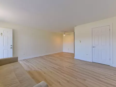 1113 Holiday Ln #8, Des Plaines, IL 60016 photo 11