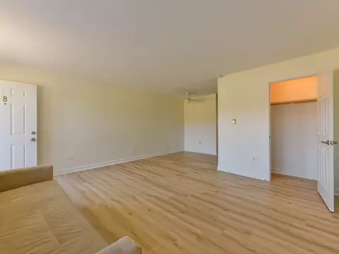 1113 Holiday Ln #8, Des Plaines, IL 60016 photo 10