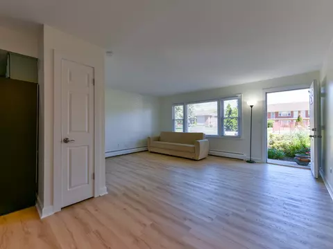 1113 Holiday Ln #8, Des Plaines, IL 60016 photo 8