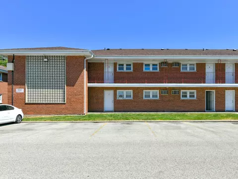 1113 Holiday Ln #8, Des Plaines, IL 60016 photo 19