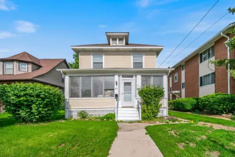 512 S State St, Elgin, IL 60123