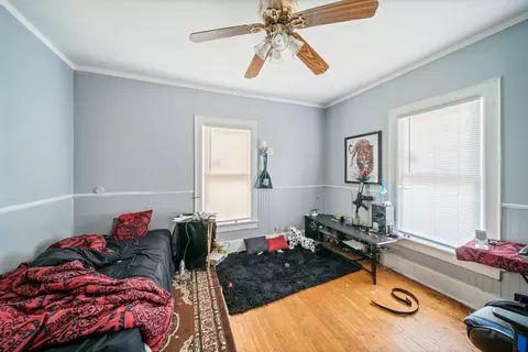 512 S State St, Elgin, IL 60123 photo 10