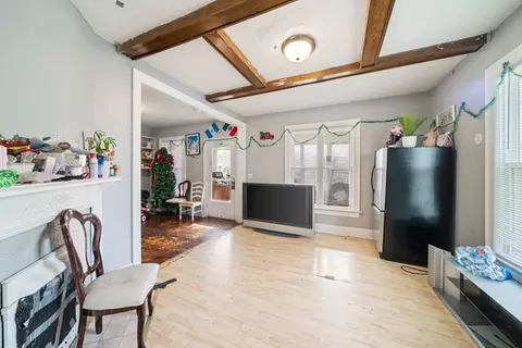 512 S State St, Elgin, IL 60123 photo 8