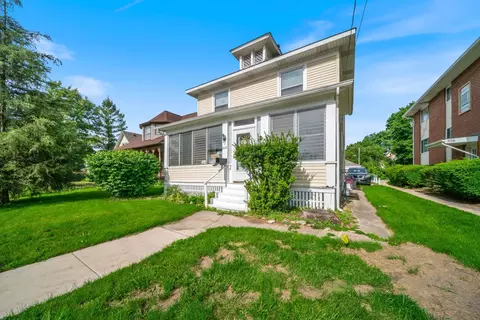 512 S State St, Elgin, IL 60123 photo 2