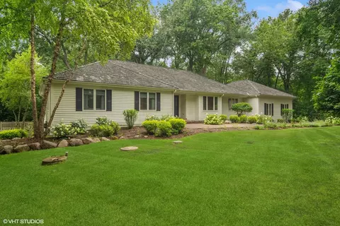 23970 N Gabriel Dr, Lake Zurich, IL 60047