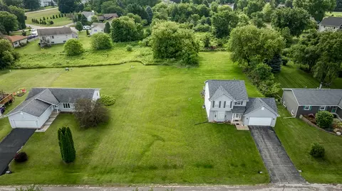 120 SW Gables Dr, Poplar Grove, IL 61065