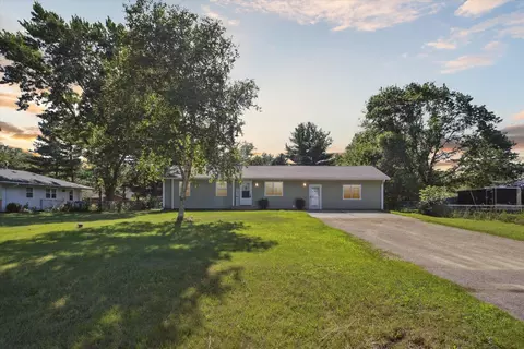 12570 Dorr Rd, Rockton, IL 61072