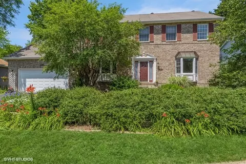 241 Burbank Ave, Woodstock, IL 60098