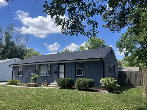 908 Timmons Dr, Tuscola, IL 61953