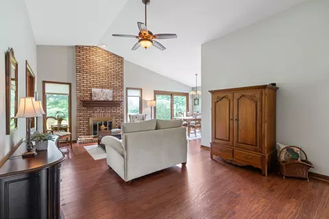 1745 Pebble Beach Dr #0, Hoffman Estates, IL 60169 photo 5