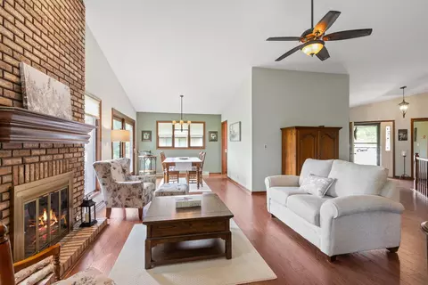 1745 Pebble Beach Dr #0, Hoffman Estates, IL 60169 photo 8