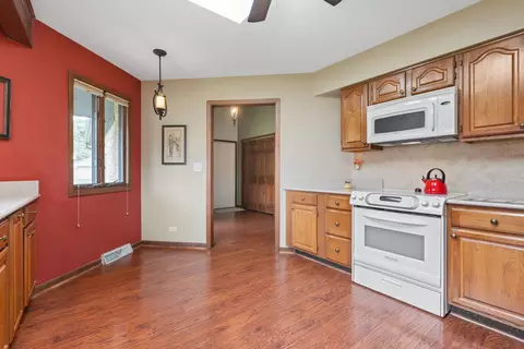1745 Pebble Beach Dr #0, Hoffman Estates, IL 60169 photo 3