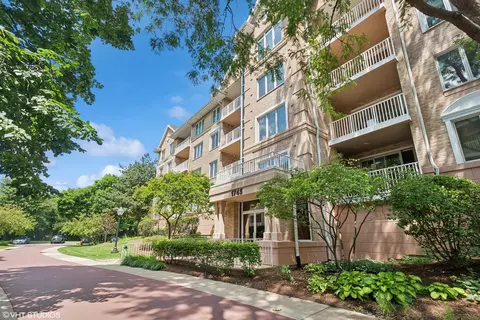 1745 Pavilion Way #308, Park Ridge, IL 60068