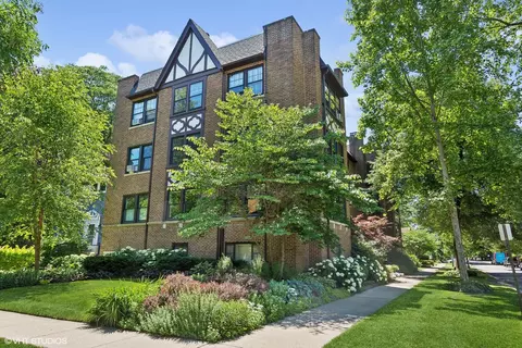 1920 Lincoln St #1S, Evanston, IL 60201