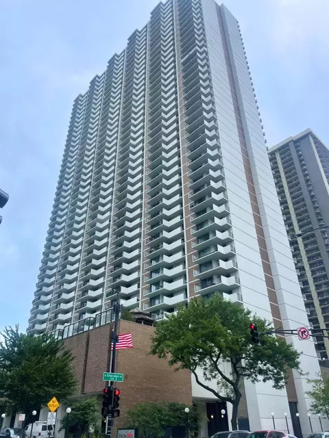 6033 N Sheridan Rd #28K, Chicago, IL 60660