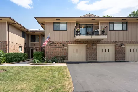 719 Whalom Ln #4B2, Schaumburg, IL 60173