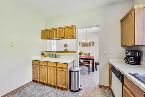 2104 Edinburgh Ln, Aurora, IL 60504 photo 6