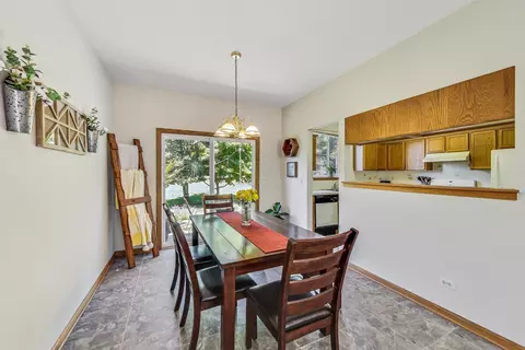 2104 Edinburgh Ln, Aurora, IL 60504 photo 7