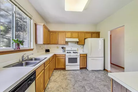 2104 Edinburgh Ln, Aurora, IL 60504 photo 10