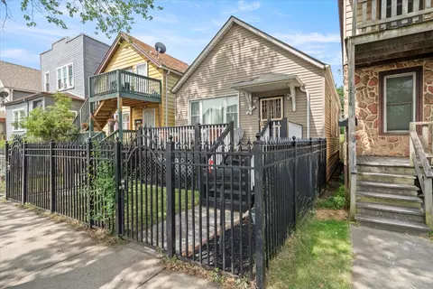 10038 S Avenue M, Chicago, IL 60617