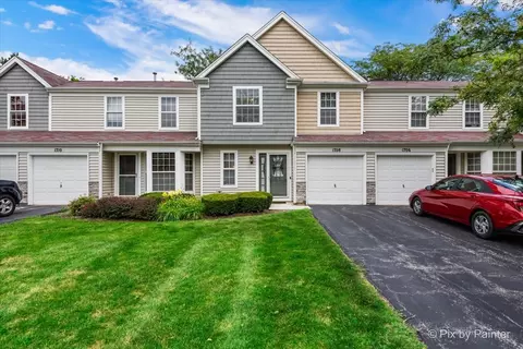 1708 College Green Dr, Elgin, IL 60123