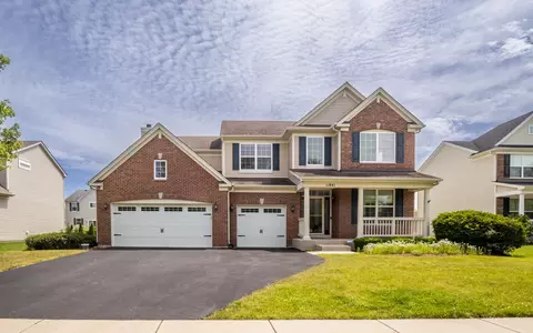 11841 Davis Ln, Huntley, IL 60142