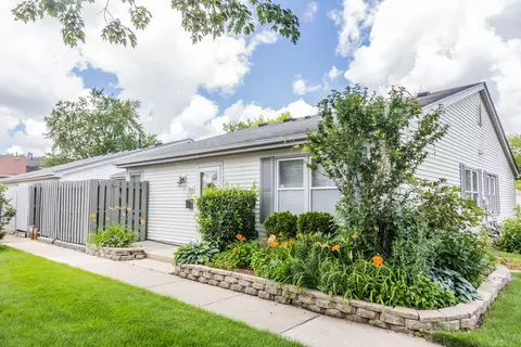 1706 Queensbury Cir #1706, Hoffman Estates, IL 60169