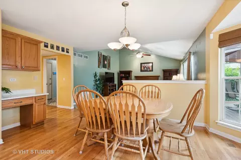 23711 Greenfield Dr, Plainfield, IL 60585 photo 9