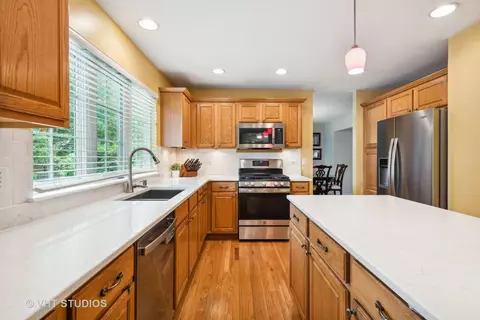 23711 Greenfield Dr, Plainfield, IL 60585 photo 7