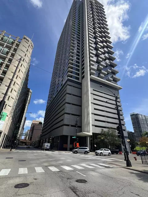 235 W Van Buren St #3217, Chicago, IL 60607