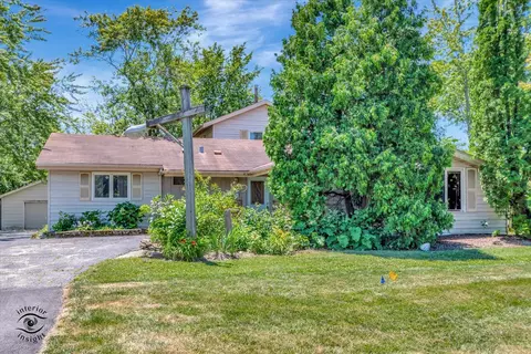8931 W 163rd St, Orland Park, IL 60462
