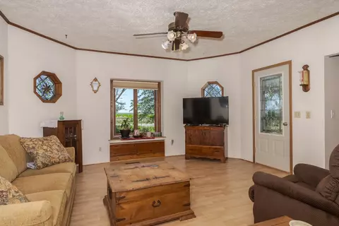 Living - 35306 E 500 North Rd, Arrowsmith, IL 61722 photo 2 of 3