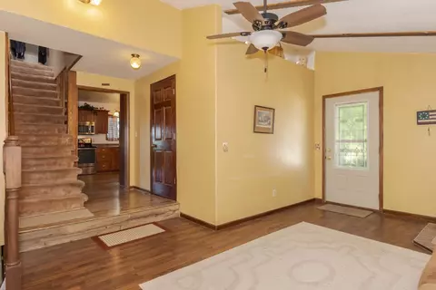 Entry Way - 35306 E 500 North Rd, Arrowsmith, IL 61722 photo 2 of 3