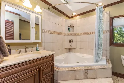 Bath - 35306 E 500 North Rd, Arrowsmith, IL 61722 photo 1 of 1