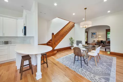 5430 N Winthrop Ave, Chicago, IL 60640 photo 11