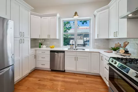 5430 N Winthrop Ave, Chicago, IL 60640 photo 18
