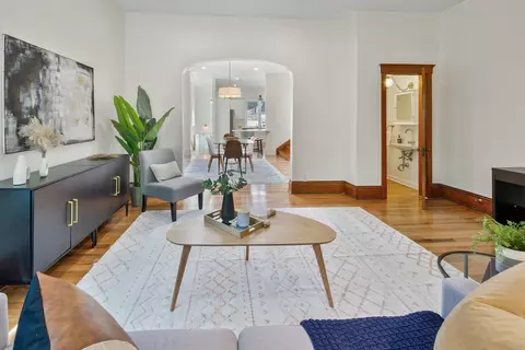 5430 N Winthrop Ave, Chicago, IL 60640 photo 7