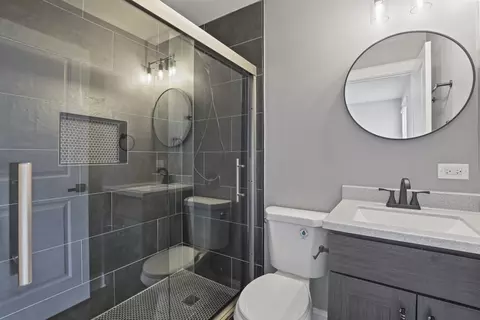 Bath - 1106 Davis Ave, Deerfield, IL 60015 photo 1 of 3