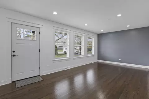Living - 1106 Davis Ave, Deerfield, IL 60015 photo 1 of 9