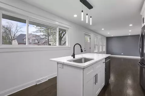 Kitchen - 1106 Davis Ave, Deerfield, IL 60015 photo 4 of 4