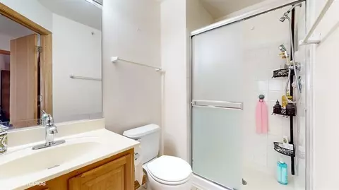 Bath - 1725 Sienna Ct, Wheeling, IL 60090 photo 1 of 3