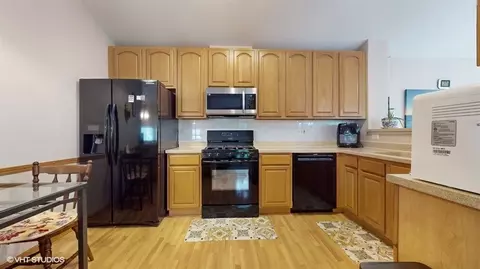 Kitchen - 1725 Sienna Ct, Wheeling, IL 60090 photo 3 of 3