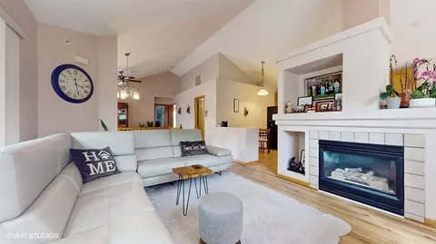 Living - 1725 Sienna Ct, Wheeling, IL 60090 photo 1 of 4