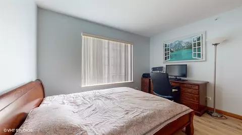 Bedroom - 1725 Sienna Ct, Wheeling, IL 60090 photo 4 of 5