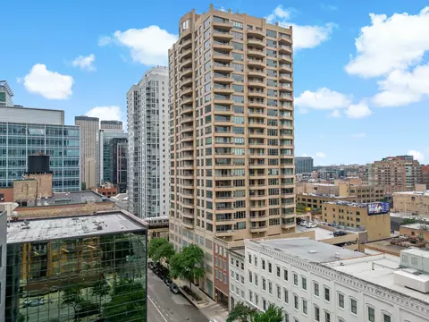 200 N Jefferson St #809, Chicago, IL 60661