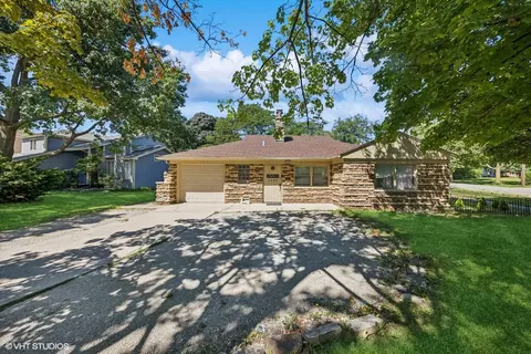 4200 Main St, Downers Grove, IL 60515