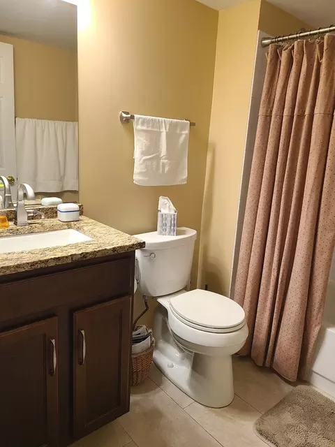 Bath - 1607 Camberley Ct #1, Bartlett, IL 60103 photo 2 of 2