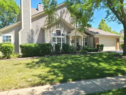 1607 Camberley Ct #1, Bartlett, IL 60103