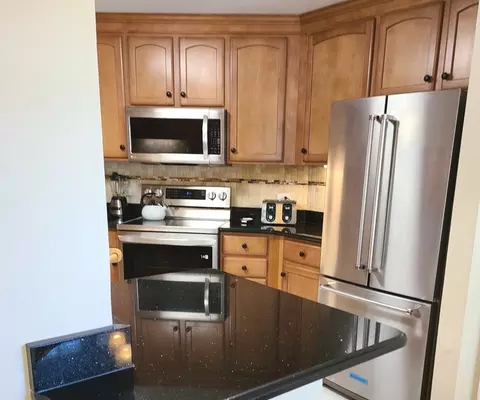 Kitchen - 1607 Camberley Ct #1, Bartlett, IL 60103 photo 2 of 4
