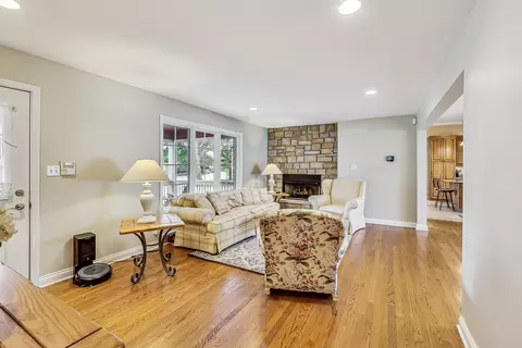 115 E North St, Itasca, IL 60143 photo 4